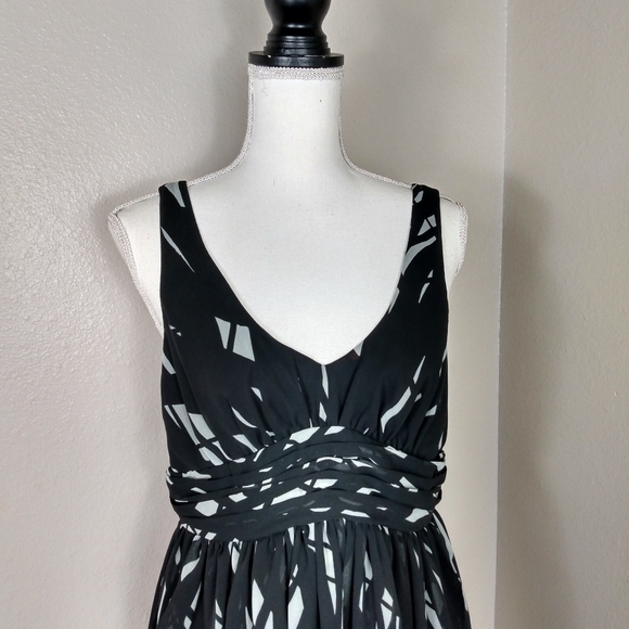 BCBGeneration Bl/Wht Chiffon Dress 12 - Picture 2 of 12